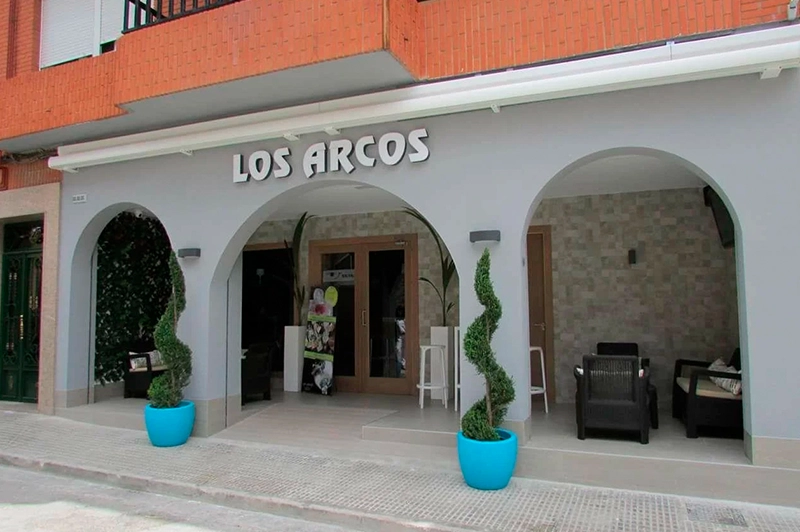 Fachada Café Los Arcos