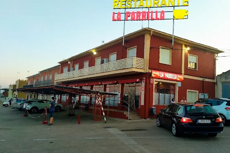 Fachada de Restaurante La Parrilla