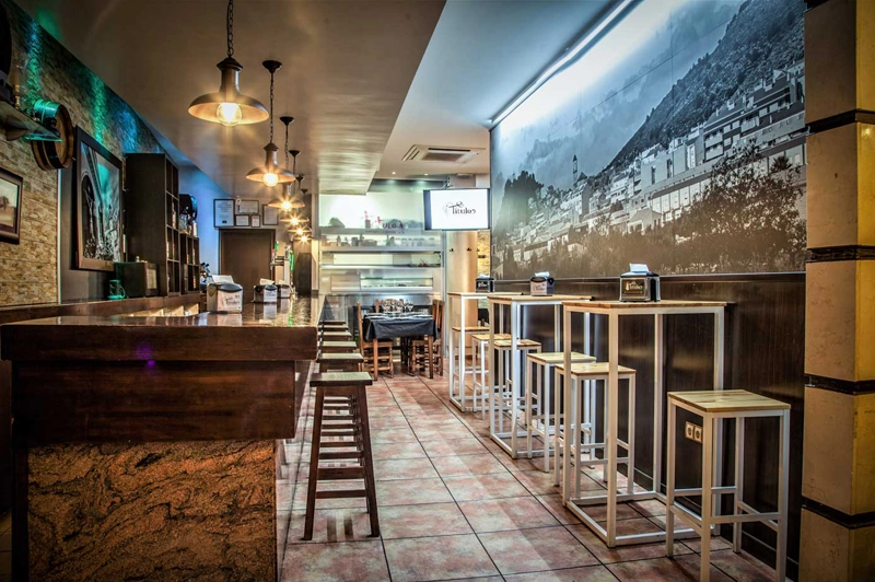 Interior de Título Taberna Cofrade